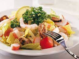 DENİZ ÜRÜNLERİ SALATASI