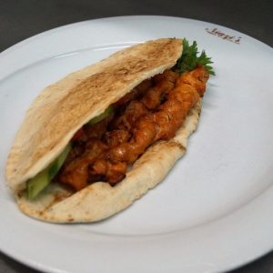PİDE'DE TAVUK ŞİŞ / Chicken Shish in pide